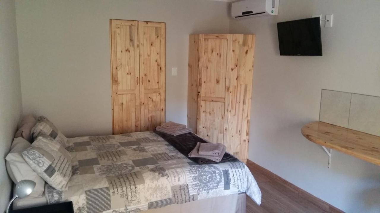 Babbling Brook B&B Closes At Half Past Eight Empangeni Dış mekan fotoğraf